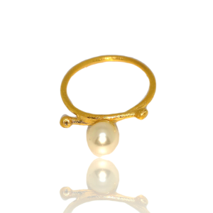 Silver ring , gold plated with pearl